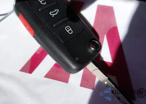 2017 Volkswagen Passat 1.8T R-Line z USA, uszkodzony, nr VIN 1VWDT7A37HC080379